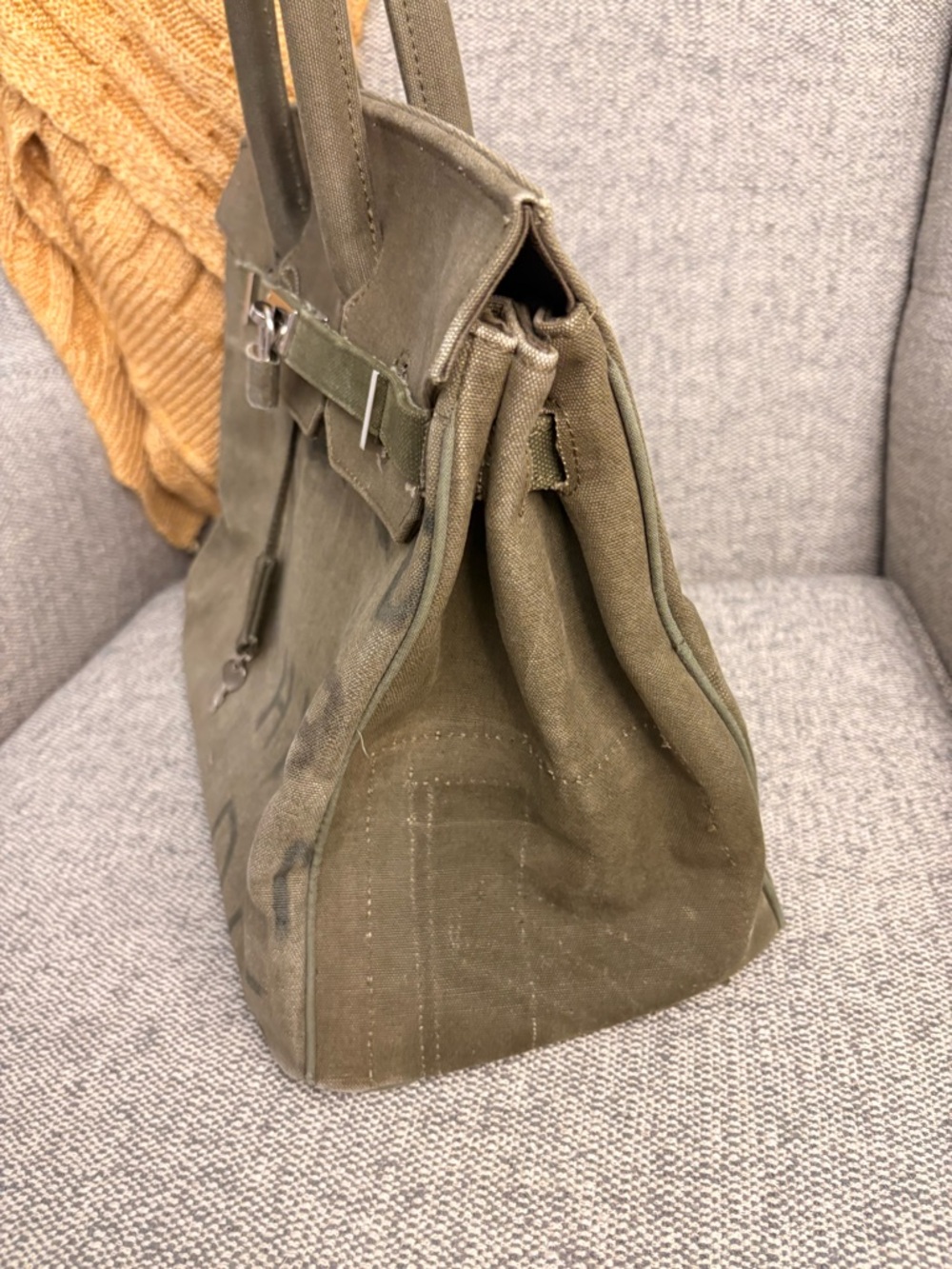 READY MADE Military-Style Canvas Tote with Lock Accent - Picture 6 of 7